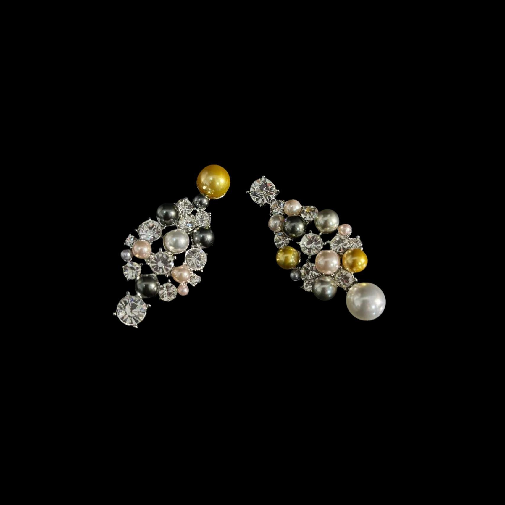 Vintage Design Stud Earrings Vintage Fashion Versatile Asymmetrical, Zircon Inlaid Earrings Prom Earrings
Vintage Design Stud Earrings Vintage Fashion Versatile Asymmetrical, Zircon Inlaid Earrings Prom Earrings