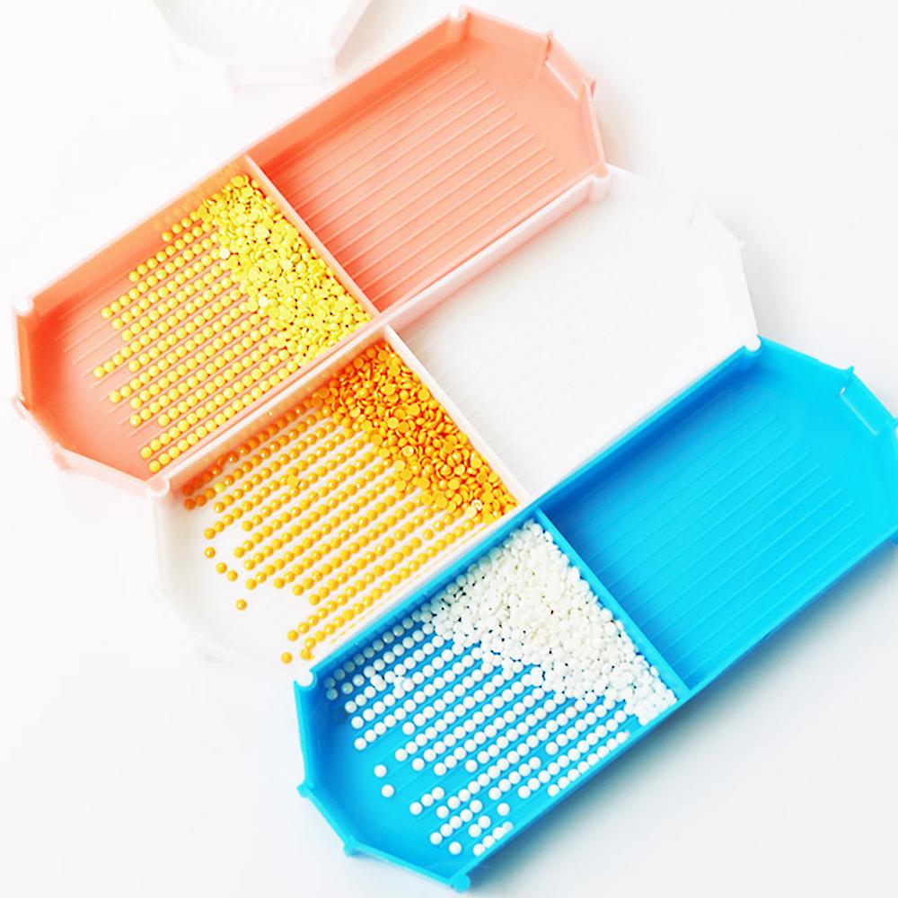 6pcs Upgrade Large Capacity Plastic Diamond Storage Tray Beading Plates Diamond Painting Tray Diamond Painting Drill Plate 16X5.5cm
6pcs Upgrade Large Capacity Plastic Diamond Storage Tray Beading Plates Diamond Painting Tray Diamond Painting Drill Plate 16X5.5cm