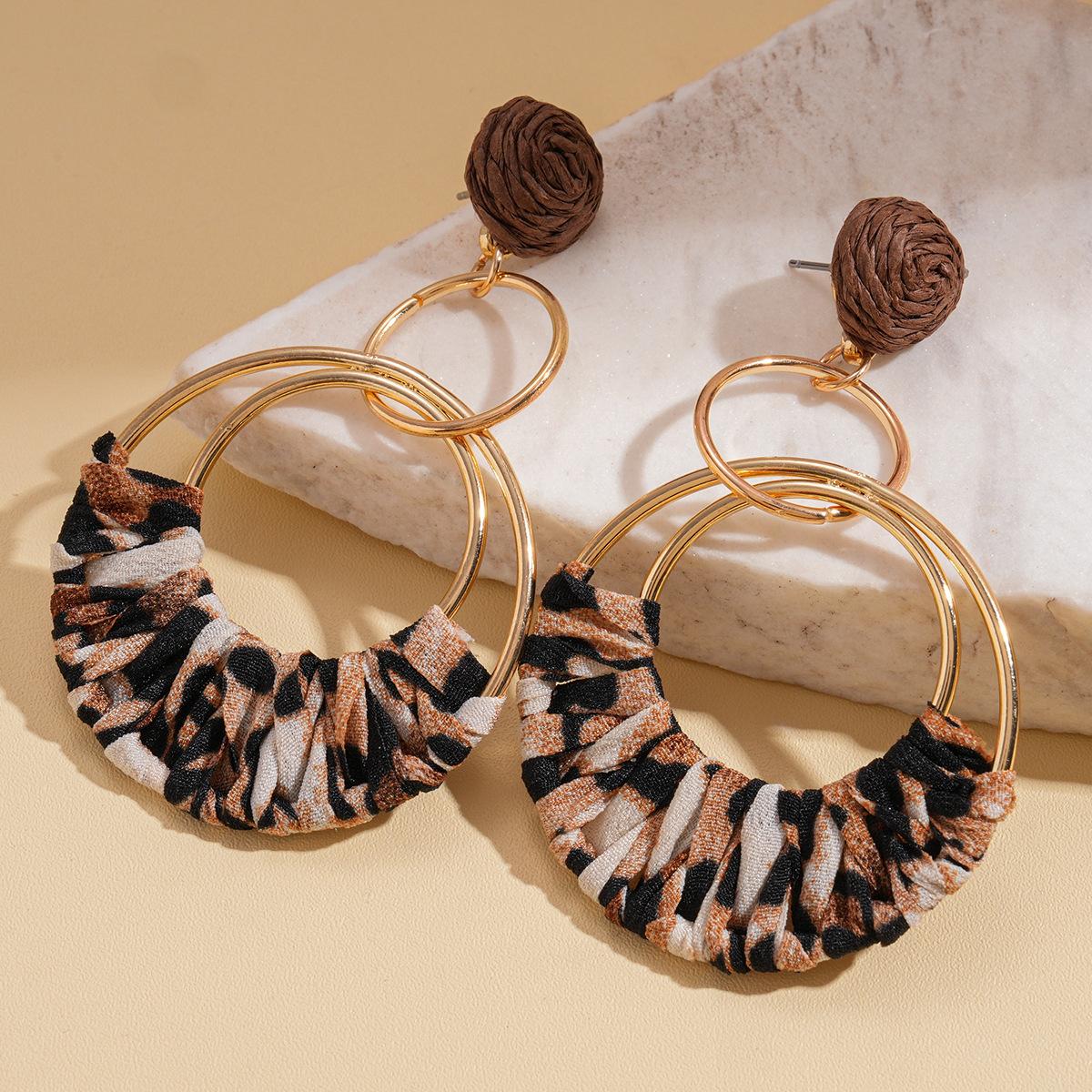 Fabric Raffia Round Steel Needle Earrings Maillard Retro Fashion High-end Earrings for Women коричневий
Fabric Raffia Round Steel Needle Earrings Maillard Retro Fashion High-end Earrings for Women коричневий