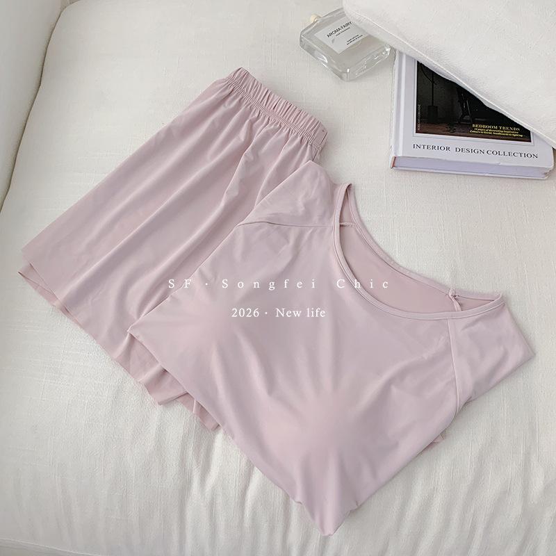 Ice silk pajamas women s summer solid color round neck with its own coaster loungewear breathable and cold South East Asia hot One size fits all (40-70kg) светло-фиолетовый
Ice silk pajamas women s summer solid color round neck with its own coaster loungewear breathable and cold South East Asia hot One size fits all (40-70kg) светло-фиолетовый