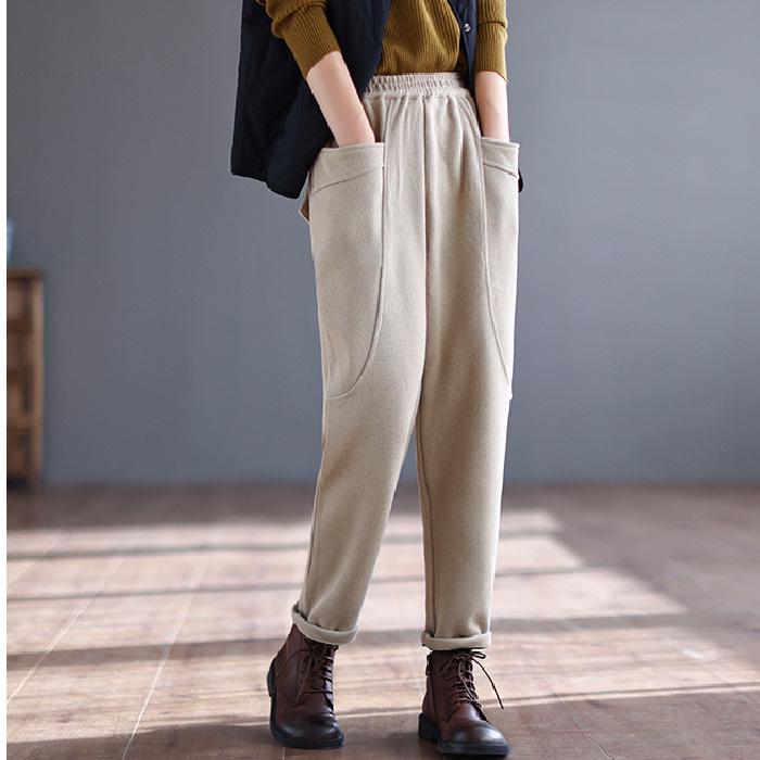 Women s Retro Casual Sport Harem Sweatpants with Elastic Waist and Big Pockets - Versatile for Autumn/Winter L
Women s Retro Casual Sport Harem Sweatpants with Elastic Waist and Big Pockets - Versatile for Autumn/Winter L