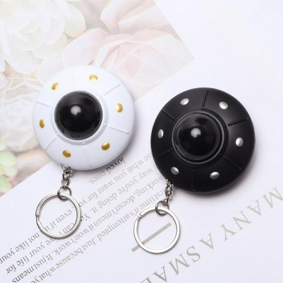 LED Flying Saucer Keychain: Sound & Light Pendant Gift for Kids Round Clasp чёрный
LED Flying Saucer Keychain: Sound & Light Pendant Gift for Kids Round Clasp чёрный