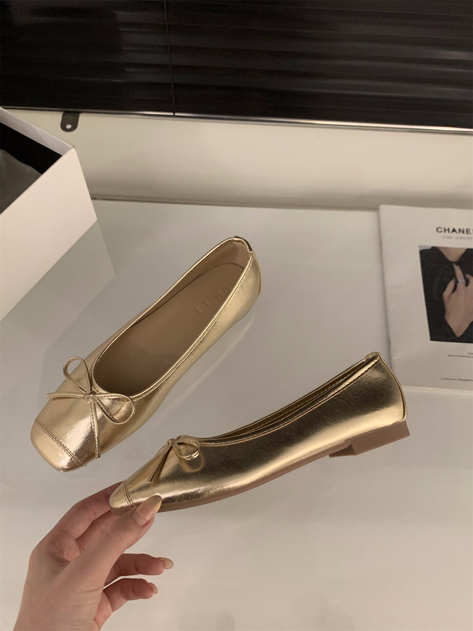 Flat bottom silver square head single shoes women s shoes spring and autumn 2025 new summer gentle bow ballet evening shoes 40 золотой
Flat bottom silver square head single shoes women s shoes spring and autumn 2025 new summer gentle bow ballet evening shoes 40 золотой