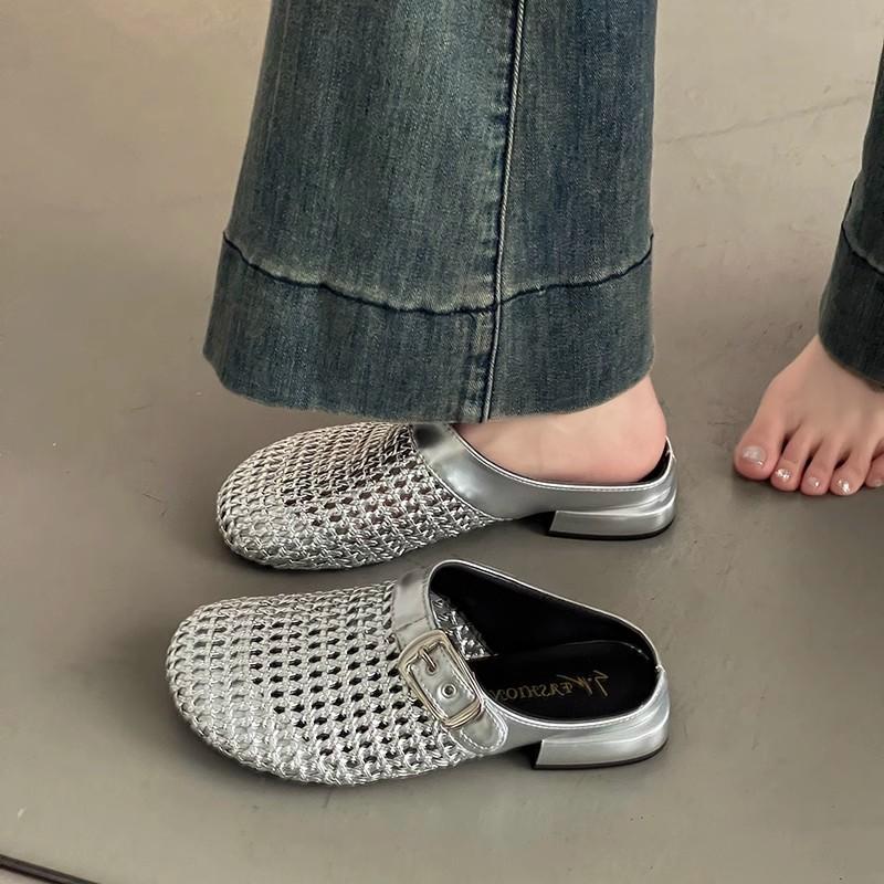 Summer new retro niche hollow bag head outer wear half drag belt buckle woven women s lazy slip anti-cool slippers 35 срібний
Summer new retro niche hollow bag head outer wear half drag belt buckle woven women s lazy slip anti-cool slippers 35 срібний