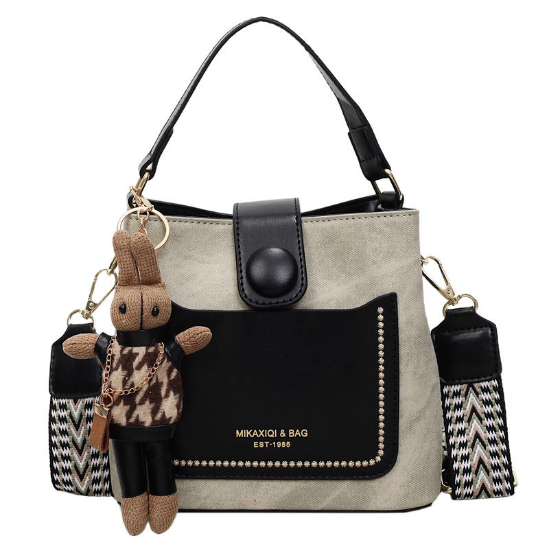 Retro Color Block Bucket Bag: Large Capacity, Luxurious Texture, Versatile Handheld or Crossbody Shoulder Bag for Trendy Commutes. Single Bag
Retro Color Block Bucket Bag: Large Capacity, Luxurious Texture, Versatile Handheld or Crossbody Shoulder Bag for Trendy Commutes. Single Bag