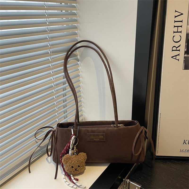 Trendy simple and high-end 2025 new popular underarm bag women s texture retro oil wax leather tote bag Without pendant
Trendy simple and high-end 2025 new popular underarm bag women s texture retro oil wax leather tote bag Without pendant