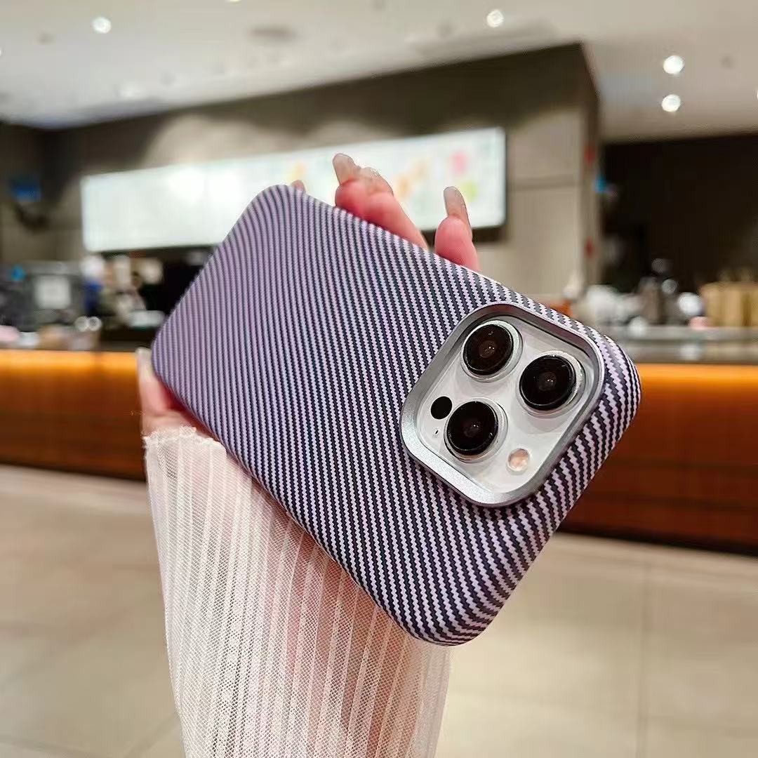 Чехол-книжка из кожи и карбона с магнитной застежкой для IPhone 13 14 15 16 Pro Max Plus, премиальная защитная крышка, креативный дизайн iPhone 15 фиолетовый
Чехол-книжка из кожи и карбона с магнитной застежкой для IPhone 13 14 15 16 Pro Max Plus, премиальная защитная крышка, креативный дизайн iPhone 15 фиолетовый