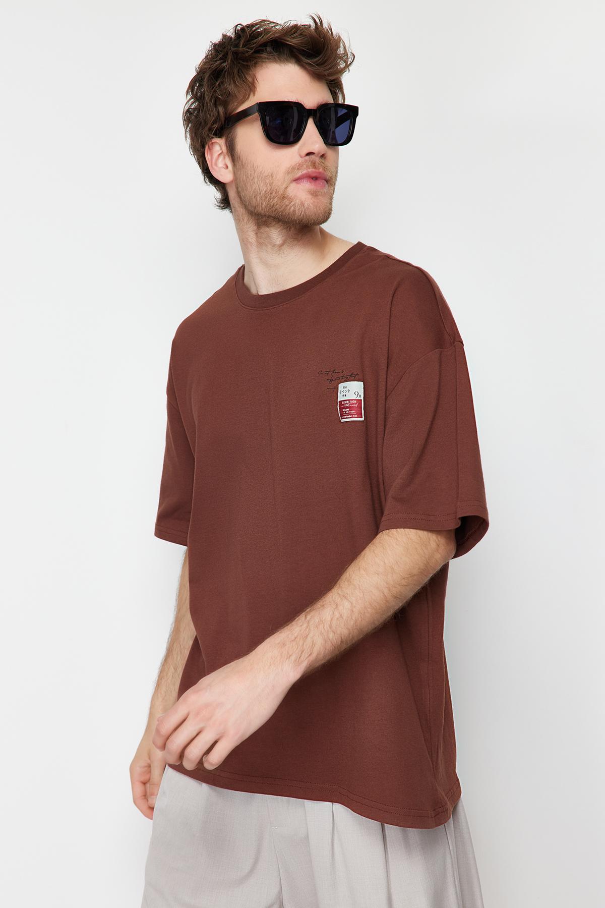 Men s Fashion New T-Shirt Brown Oversize Labeled Text Printed 100% Cotton T-Shirt
Men s Fashion New T-Shirt Brown Oversize Labeled Text Printed 100% Cotton T-Shirt
