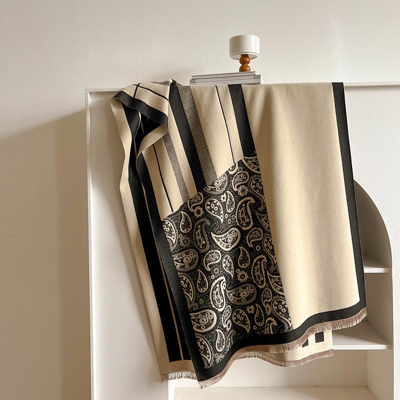 Осенне-зимний двухсторонний утолщенный шарф из искусственного кашемира, женский большой платок с узором «пейсли» и клеткой, ветрозащитный, теплый шарф 180*65cm
Осенне-зимний двухсторонний утолщенный шарф из искусственного кашемира, женский большой платок с узором «пейсли» и клеткой, ветрозащитный, теплый шарф 180*65cm