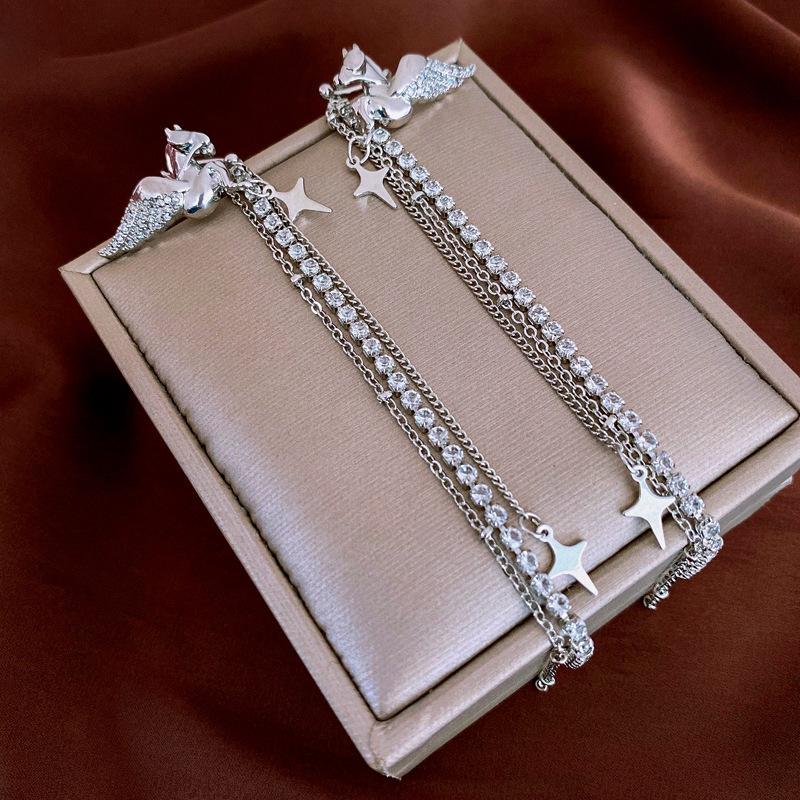 Французские ретро серьги с жемчужной бахромой, преувеличенные нишевые серьги высокого класса, модные универсальные серьги с темпераментом
Французские ретро серьги с жемчужной бахромой, преувеличенные нишевые серьги высокого класса, модные универсальные серьги с темпераментом