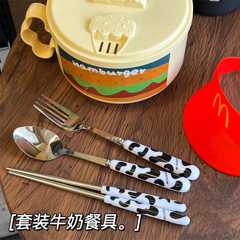 Abay Hamburger Instant Noodle Bowl
Abay Hamburger Instant Noodle Bowl
