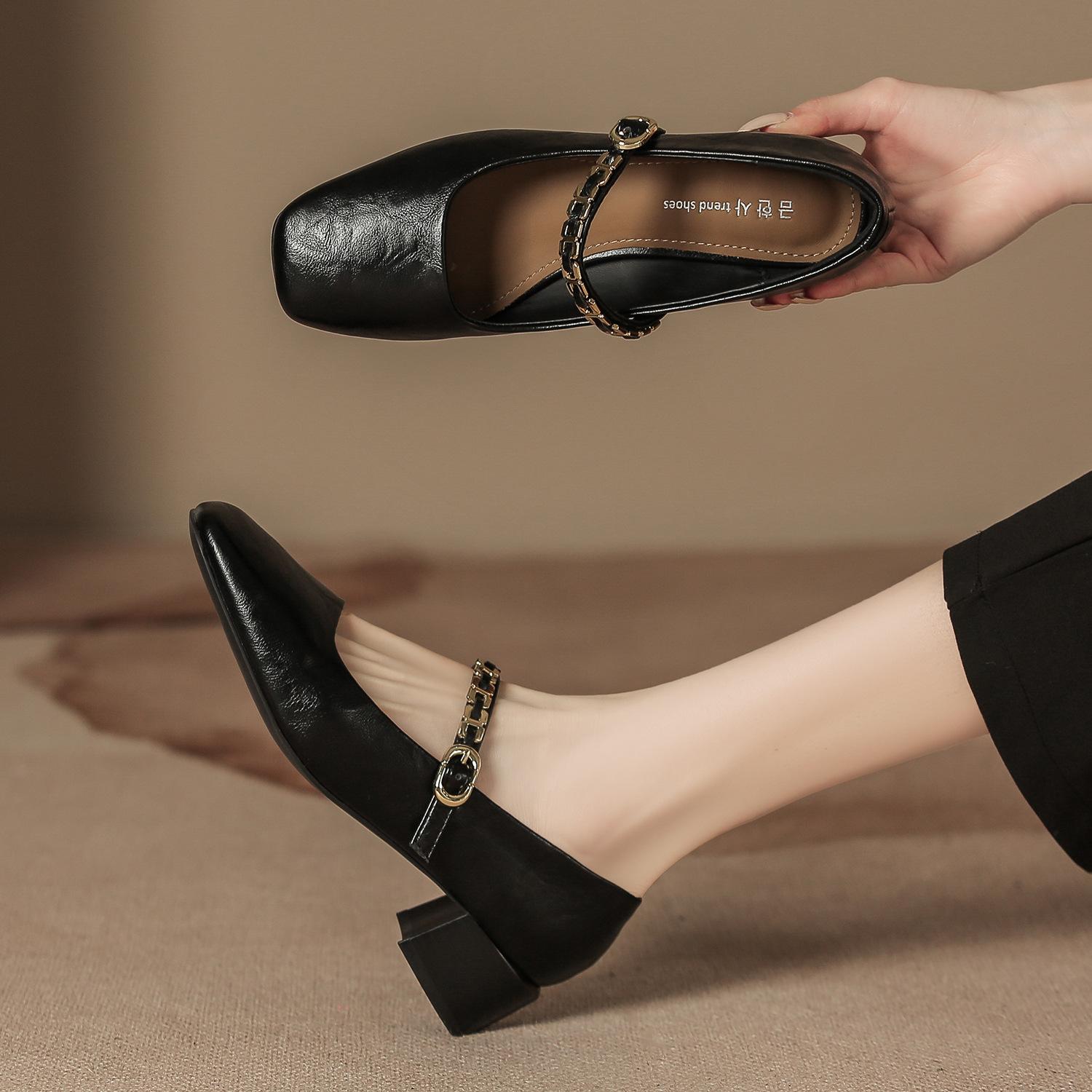New autumn and winter high heels soft leather retro metal word with Mary Jane thick heel square head black single shoes women 40 коричневий
New autumn and winter high heels soft leather retro metal word with Mary Jane thick heel square head black single shoes women 40 коричневий