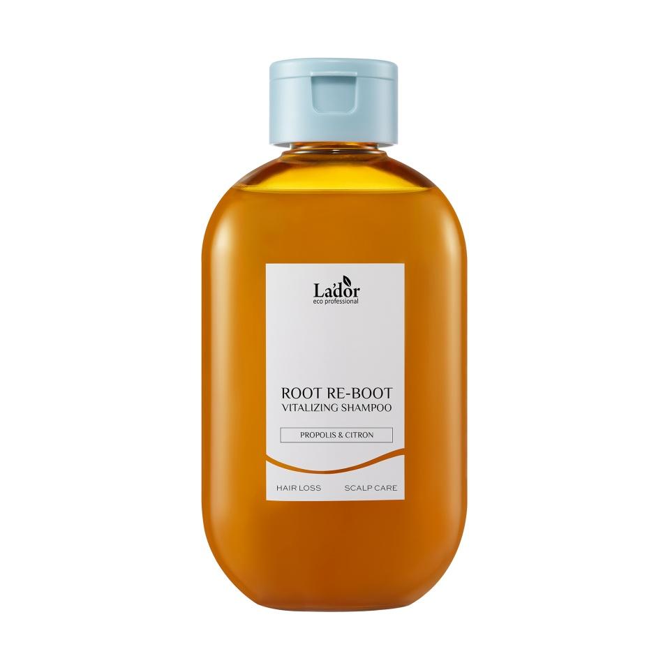 La dor ROOT RE-BOOT VITALIZING SHAMPOO PROPOLIS&CITRON Шампунь для восстановления корней волос с прополисом и цитроном
La dor ROOT RE-BOOT VITALIZING SHAMPOO PROPOLIS&CITRON Шампунь для восстановления корней волос с прополисом и цитроном