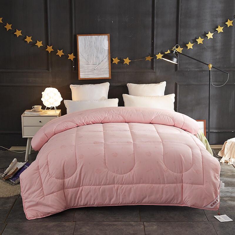 Hengyuanxiang Thickened Wool Winter Quilt
Hengyuanxiang Thickened Wool Winter Quilt