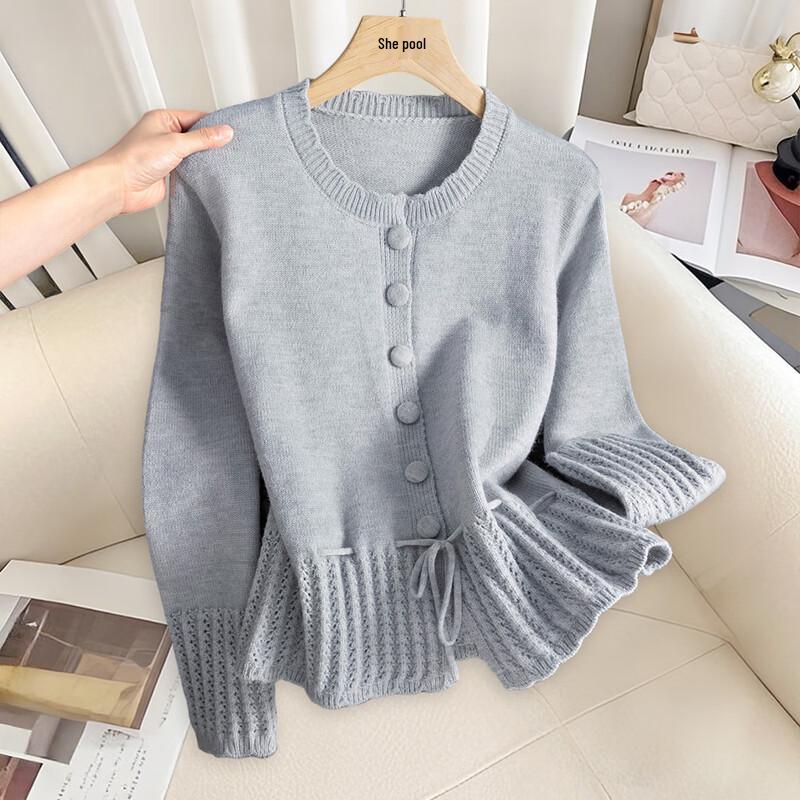 Женский кардиган крючком в французском стиле с кружевной отделкой One Size
Женский кардиган крючком в французском стиле с кружевной отделкой One Size