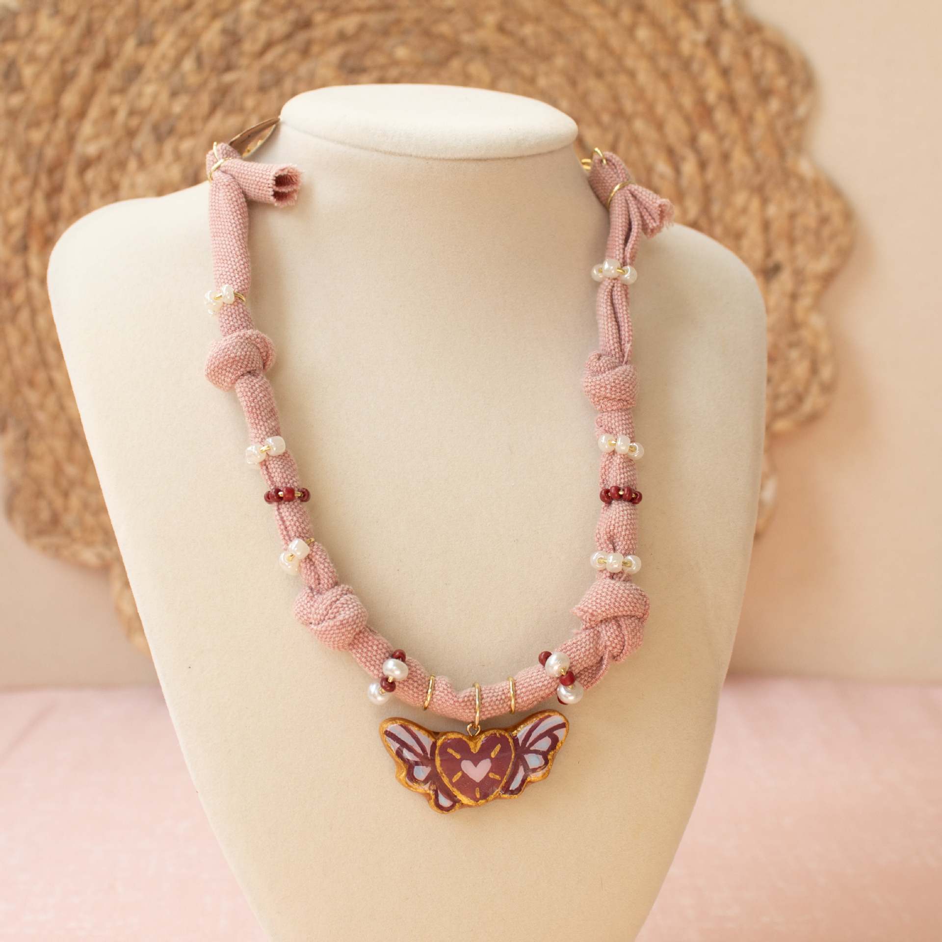 Personalized Necklace Moon Fruit Pendant Silk Scarf Cloth Strip Necklace Electroplating 18K Gold Color Retention
Personalized Necklace Moon Fruit Pendant Silk Scarf Cloth Strip Necklace Electroplating 18K Gold Color Retention