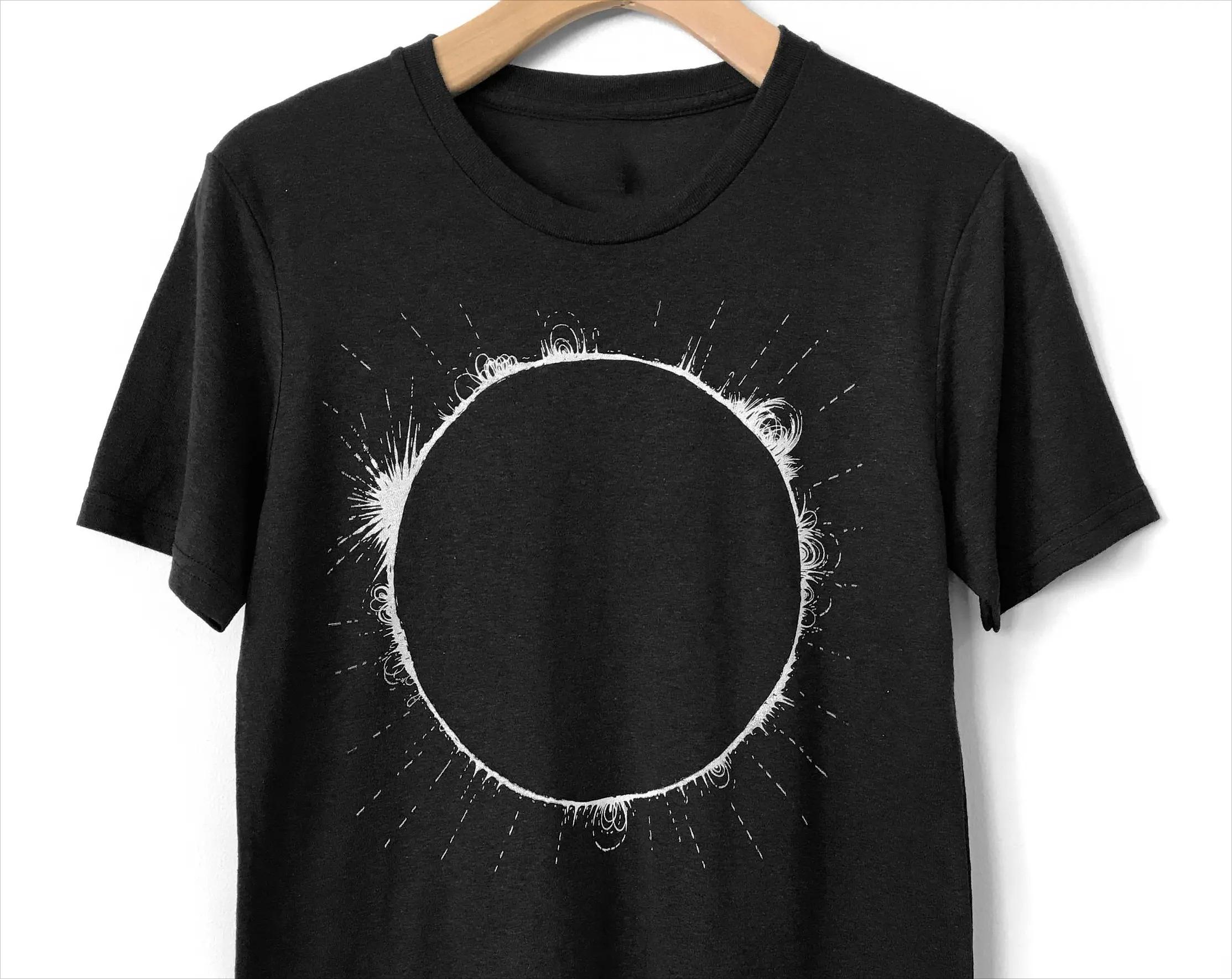 HOT SALE Total Solar Eclipse T-shirt Design of The Sun and Moon Gift for Astronomy Lovers Celestial Clothing Unisex Tops 4XL
HOT SALE Total Solar Eclipse T-shirt Design of The Sun and Moon Gift for Astronomy Lovers Celestial Clothing Unisex Tops 4XL