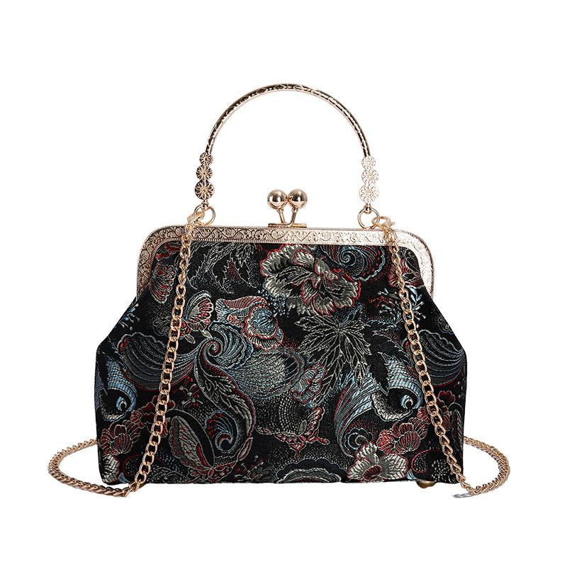 New Embroidered Portable Shell Bag New Clip Buckle Chain One Shoulder Fashion Clip Buckle Niche Crossbody Bag
New Embroidered Portable Shell Bag New Clip Buckle Chain One Shoulder Fashion Clip Buckle Niche Crossbody Bag