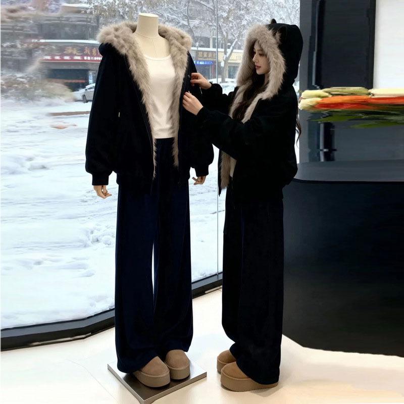 Women s Black Casual Sports Suit with Stylish Fur-Collar Hoodie, Two-Piece Set for Spring, Autumn, and Winter M
Women s Black Casual Sports Suit with Stylish Fur-Collar Hoodie, Two-Piece Set for Spring, Autumn, and Winter M