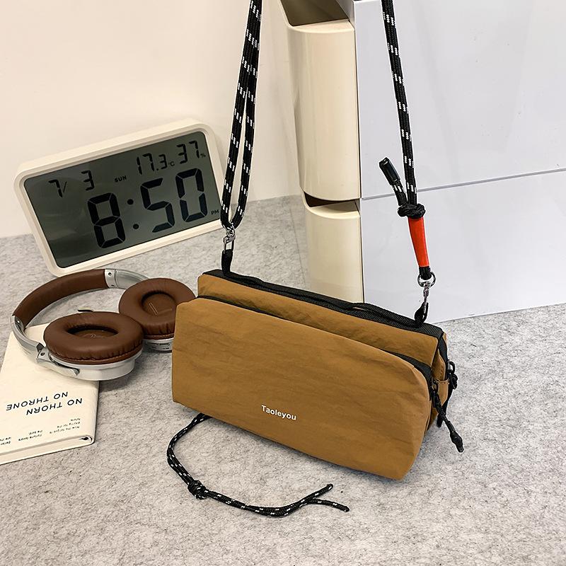 Niche design 2025 new trendy pillow bag men s and women s personalized outdoor mountaineering messenger bag light casual small satchel коричневий
Niche design 2025 new trendy pillow bag men s and women s personalized outdoor mountaineering messenger bag light casual small satchel коричневий