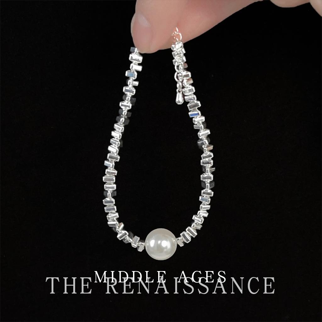 Light broken silver glass pearl bracelet Irregularly stacked jewelry women
Light broken silver glass pearl bracelet Irregularly stacked jewelry women