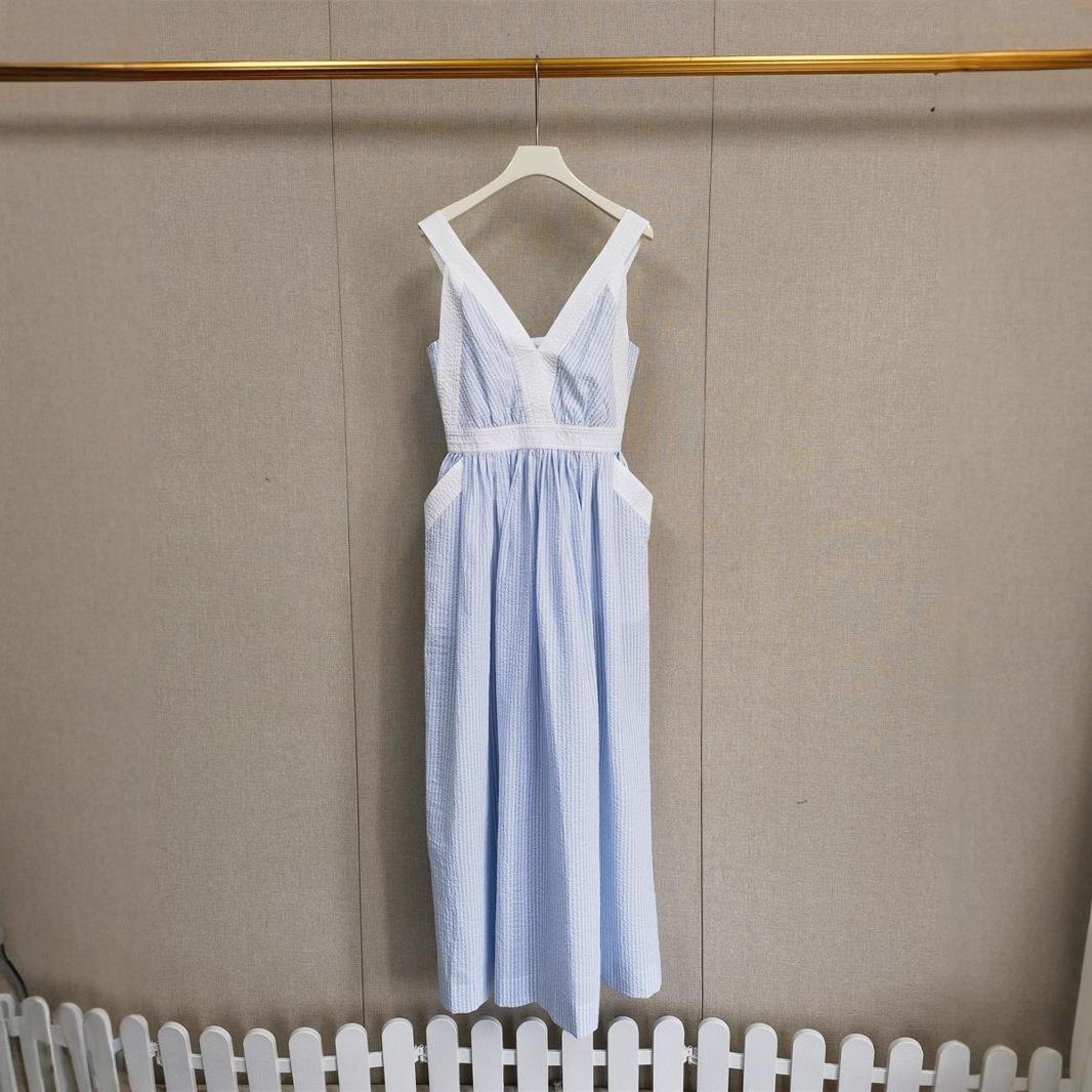 French Elegance 2026: Blue Striped V-neck Sleeveless Waist-Cinching Long Tank Dress for Women Small
French Elegance 2026: Blue Striped V-neck Sleeveless Waist-Cinching Long Tank Dress for Women Small