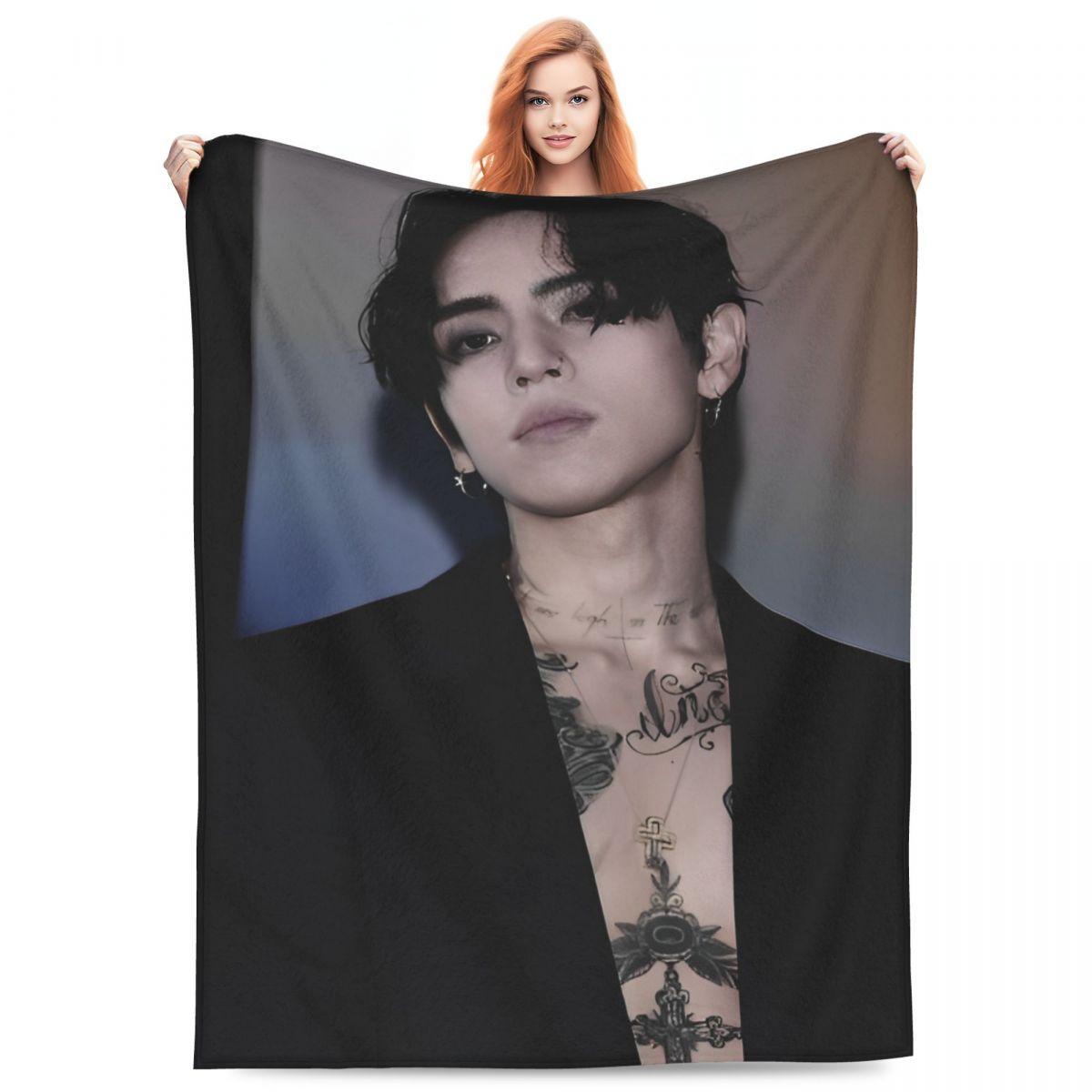 DPR IAN Abs Гарячі Сексуальні Красиві Ковдри K-Kpop Фланелеві Смішні Теплі Пледи для Постільної Білизни Вітальні Текстильний Декор 30x40in
DPR IAN Abs Гарячі Сексуальні Красиві Ковдри K-Kpop Фланелеві Смішні Теплі Пледи для Постільної Білизни Вітальні Текстильний Декор 30x40in