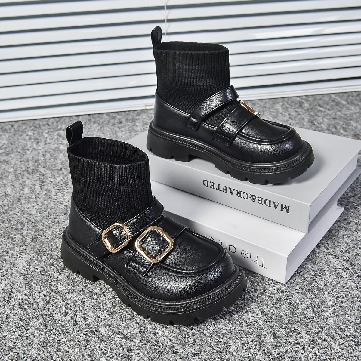 Girls short boots2026New style boots for children, baby boots, princess boots, soft-soled, non-slip, double-layer cotton, trendy leather boots for 26Inner Length16cm чёрный
Girls short boots2026New style boots for children, baby boots, princess boots, soft-soled, non-slip, double-layer cotton, trendy leather boots for 26Inner Length16cm чёрный