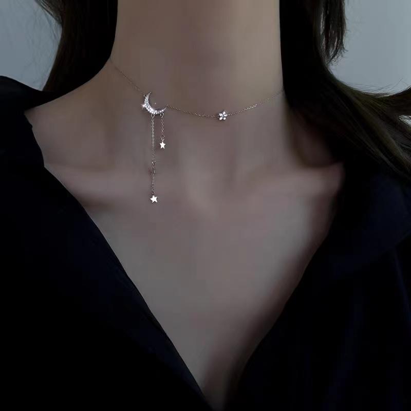 Новый модный тренд, уникальный дизайн, простой, изысканный, элегантный, со звездой и луной, кисточкой на ключице, ожерелье, женские ювелирные изделия, подарок на вечеринку, оптовая продажа
Новый модный тренд, уникальный дизайн, простой, изысканный, элегантный, со звездой и луной, кисточкой на ключице, ожерелье, женские ювелирные изделия, подарок на вечеринку, оптовая продажа