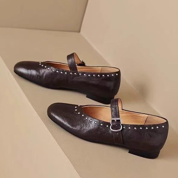 French rivet shallow mouth single shoes women s 2025 spring new flat-soled ballet shoes retro round head Mary Jane shoes small leather shoes 35 чёрный
French rivet shallow mouth single shoes women s 2025 spring new flat-soled ballet shoes retro round head Mary Jane shoes small leather shoes 35 чёрный