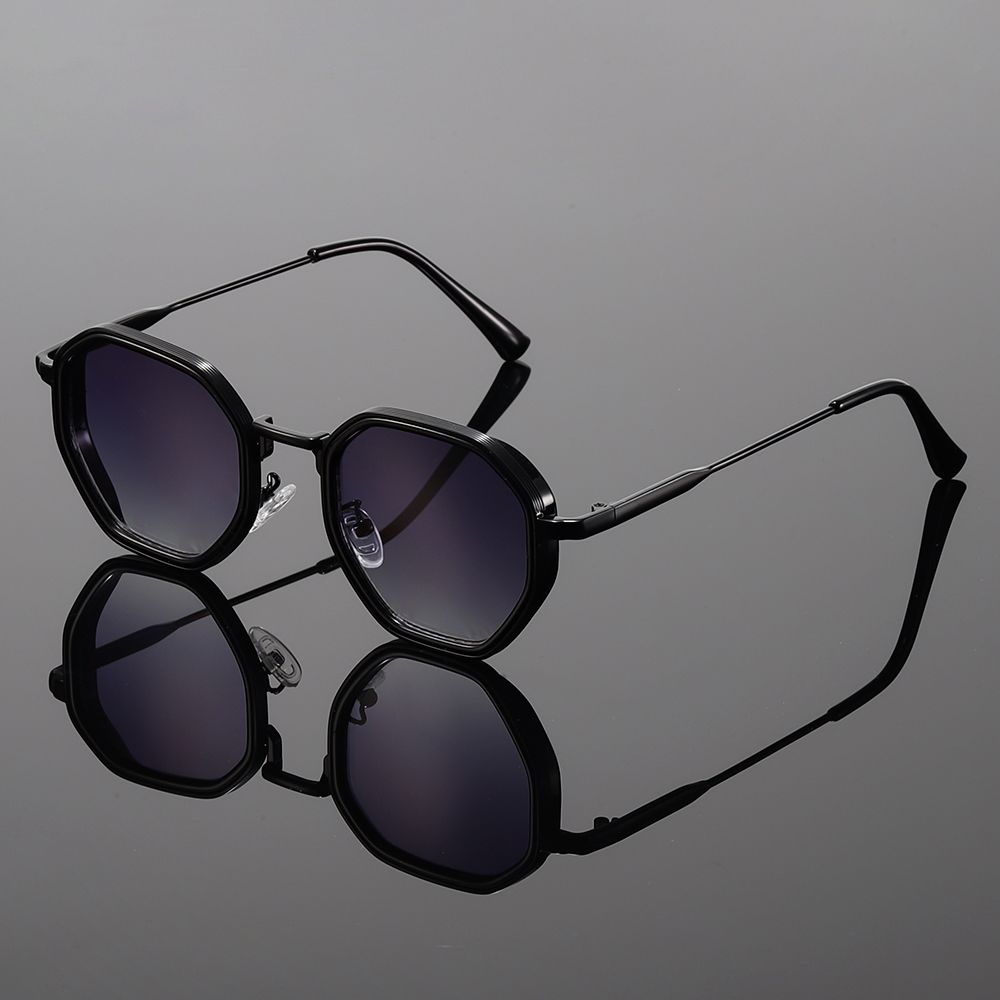 1 pc, futuristic sense of technology, fashionable round frame glasses with comfortable ear flips, fits the face, men s and wome
1 pc, futuristic sense of technology, fashionable round frame glasses with comfortable ear flips, fits the face, men s and wome