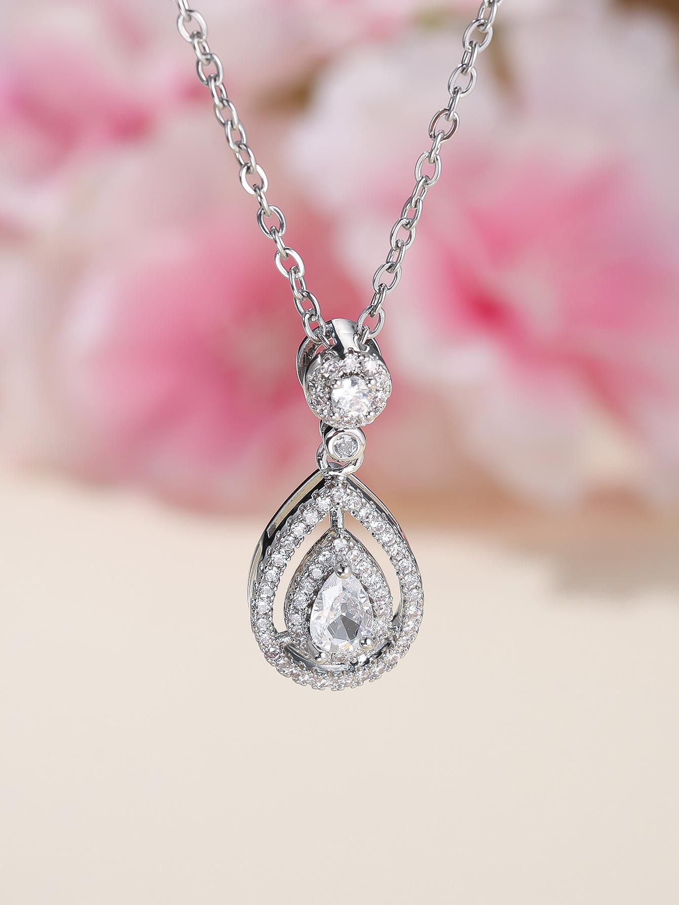 TEMU water drop-shaped full diamond pendant necklace, exquisite diamond design temperament, non-collision female collarbone chain
TEMU water drop-shaped full diamond pendant necklace, exquisite diamond design temperament, non-collision female collarbone chain