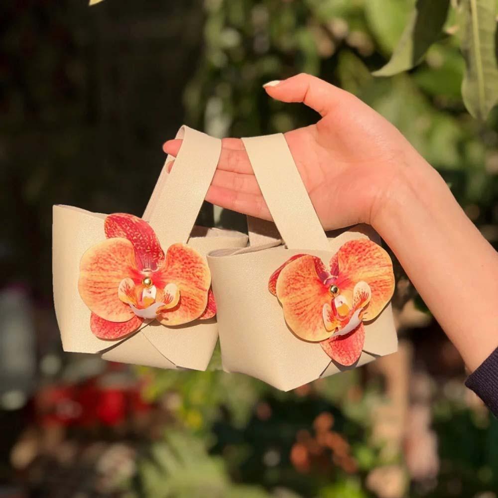 2/4pcs Korean Style Orchid Flower Handbag Anti-splash Water Wedding Candies Bag Gifts Bag Guest Style 1
2/4pcs Korean Style Orchid Flower Handbag Anti-splash Water Wedding Candies Bag Gifts Bag Guest Style 1