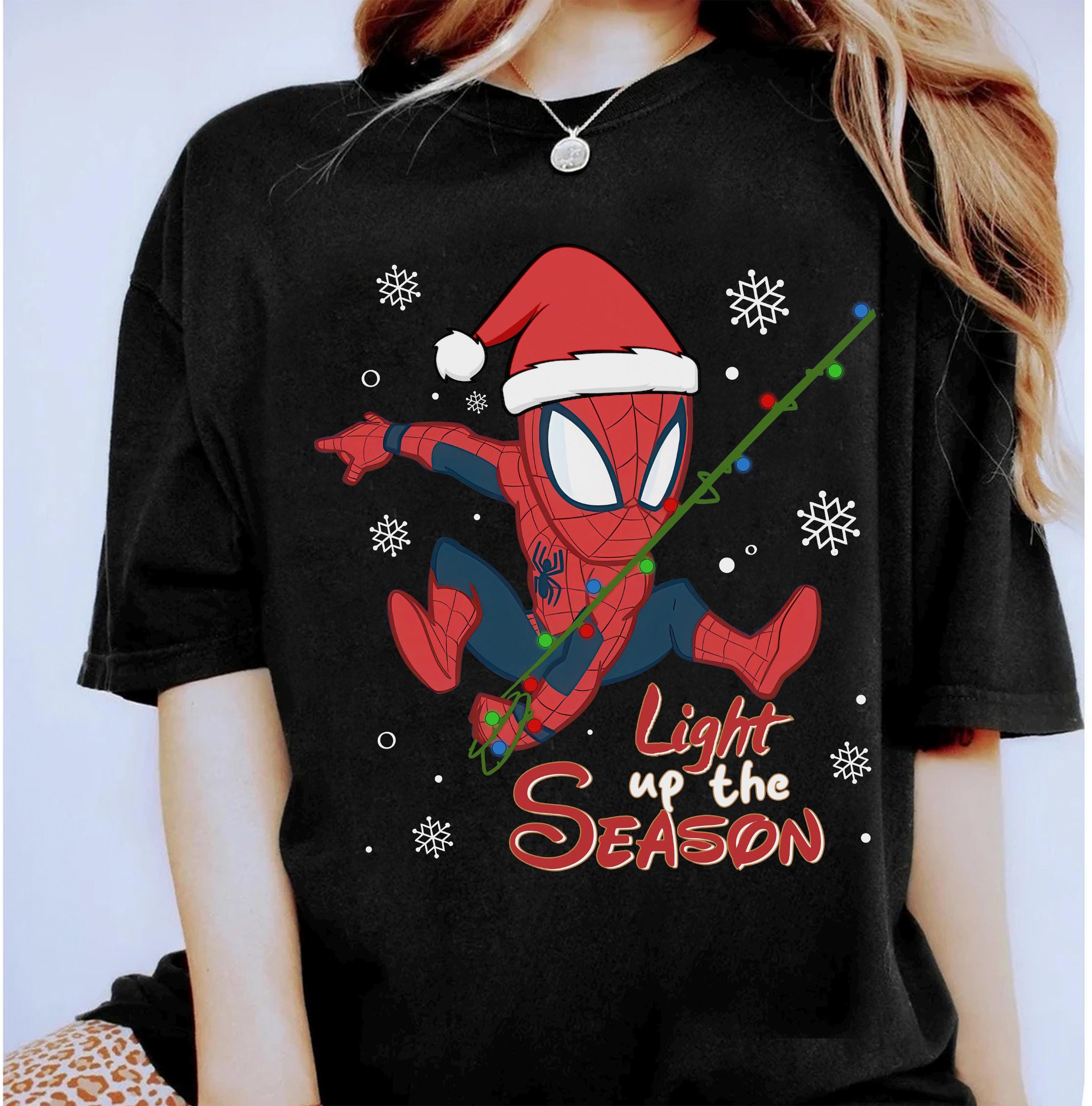 Womens Marvel SpiderUnisex Light Up The Season Christmas Lights Shirt Cotton Short Sleeve Unisex Oversized Loose Casual Stylish S
Womens Marvel SpiderUnisex Light Up The Season Christmas Lights Shirt Cotton Short Sleeve Unisex Oversized Loose Casual Stylish S