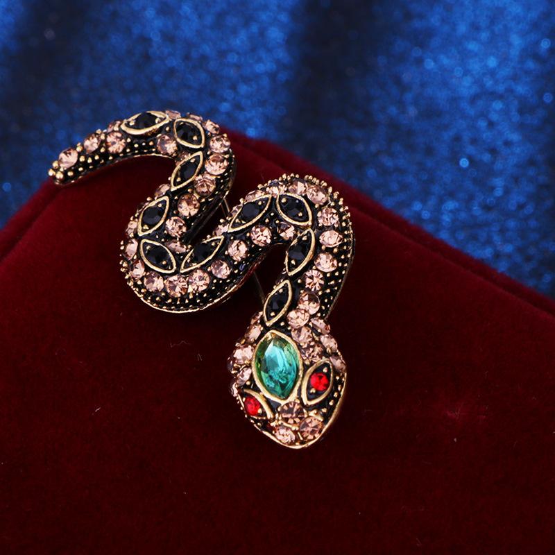 Vintage Crystal Stone Brown Snake Anaconda Metal Brooch Gorgeous Rhinestone Exaggerated Python Boa Small Pin ForWomen Men
Vintage Crystal Stone Brown Snake Anaconda Metal Brooch Gorgeous Rhinestone Exaggerated Python Boa Small Pin ForWomen Men