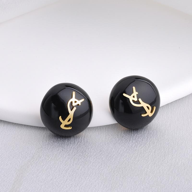 New French letter drop glaze stud earrings niche design earrings small fragrance light luxury retro high-end earrings
New French letter drop glaze stud earrings niche design earrings small fragrance light luxury retro high-end earrings