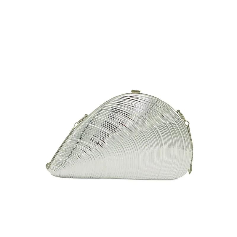 Luxury Acrylic Conch Crossbody Bags for Women Shell Clip Bag 2025 Women Handbag Funny Party Wedding Clutch Evening Shoulder Bag 25x6x15cm
Luxury Acrylic Conch Crossbody Bags for Women Shell Clip Bag 2025 Women Handbag Funny Party Wedding Clutch Evening Shoulder Bag 25x6x15cm