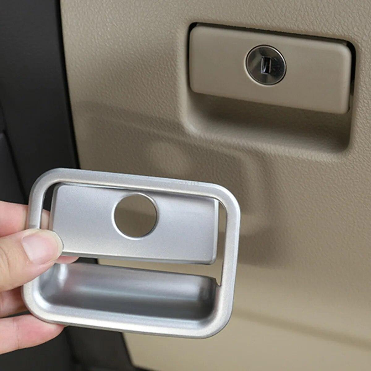 Хромированная накладка бардачка из АБС-пластика для Toyota Land Cruiser Prado 150 FJ150 2010 2011 2012 2013 2014 2015 2016 2017 2018
Хромированная накладка бардачка из АБС-пластика для Toyota Land Cruiser Prado 150 FJ150 2010 2011 2012 2013 2014 2015 2016 2017 2018