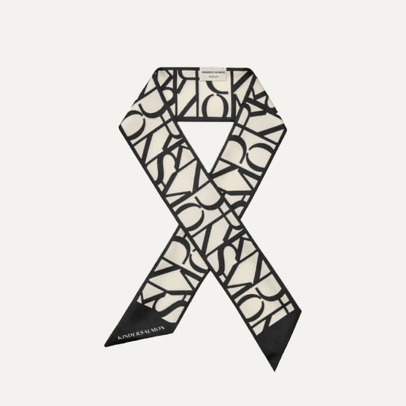 KINDERSALMON Silk Scarf 05 O.S
KINDERSALMON Silk Scarf 05 O.S