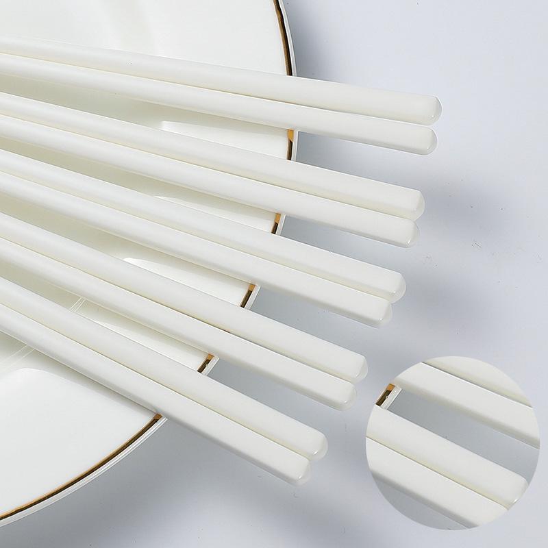 Flower Series Ceramic Chopsticks: Non-slip, Mold-resistant, Luxurious Tableware Gift
Flower Series Ceramic Chopsticks: Non-slip, Mold-resistant, Luxurious Tableware Gift