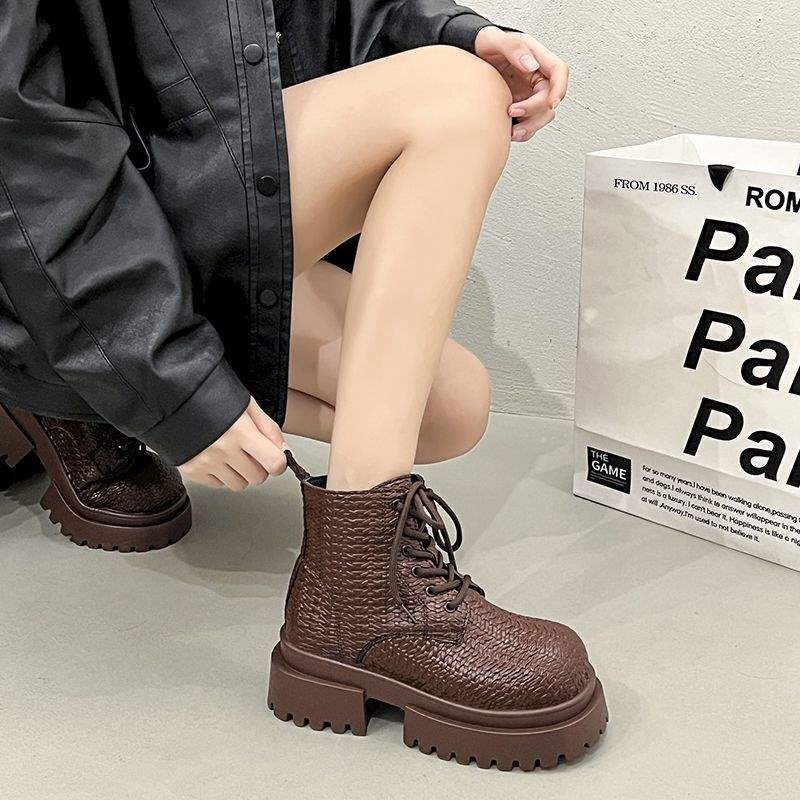 Thick-soled heightening boots women s big-headed Martin autumn 2025 new woven short boots British fashion boots women s shoes 40 темно-коричневого
Thick-soled heightening boots women s big-headed Martin autumn 2025 new woven short boots British fashion boots women s shoes 40 темно-коричневого