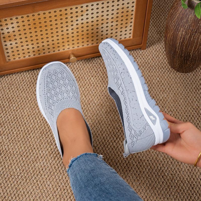 Spring and Autumn New Old Beijing Cloth Shoes Single-piece Flying Weaving Breathable Casual Women s Shoes Belt Shoes Support Middle-aged Mom Shoes 36
Spring and Autumn New Old Beijing Cloth Shoes Single-piece Flying Weaving Breathable Casual Women s Shoes Belt Shoes Support Middle-aged Mom Shoes 36