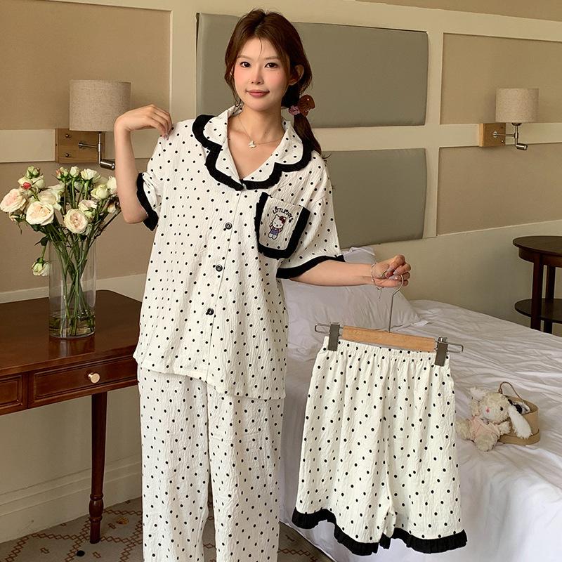 Cloud cotton three-piece set summer new sweet and cute line kt cat cardigan lapel loungewear women can wear outside M
Cloud cotton three-piece set summer new sweet and cute line kt cat cardigan lapel loungewear women can wear outside M