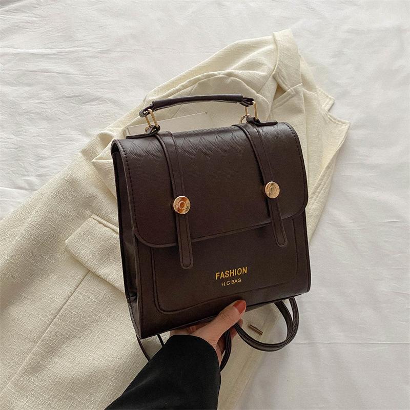 Korean version of student schoolbag 2024 new fashion backpack retro travel backpack niche design backpack
Korean version of student schoolbag 2024 new fashion backpack retro travel backpack niche design backpack