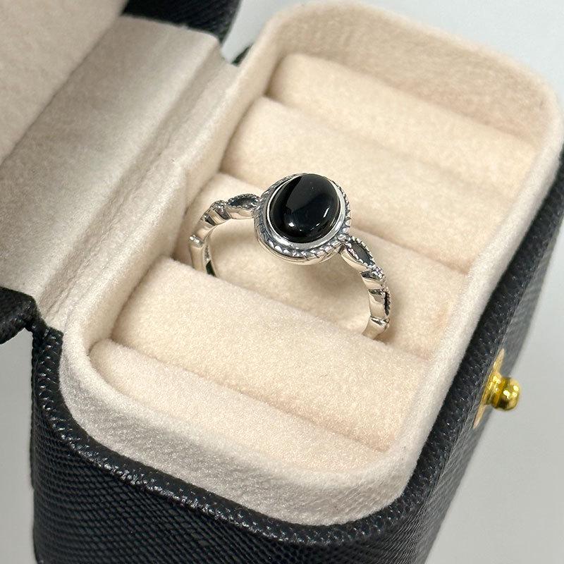 925 Sterling Silver Black Agate Ring for Women, Simple Retro Oxidized Hip Hop Street Style, Push-Pull Design (J5960)
925 Sterling Silver Black Agate Ring for Women, Simple Retro Oxidized Hip Hop Street Style, Push-Pull Design (J5960)
