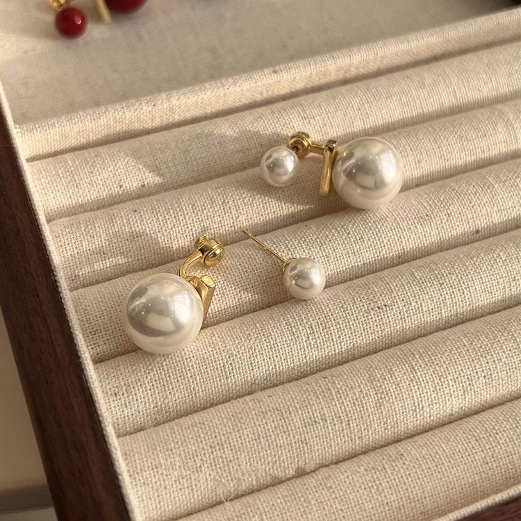 Женские серьги с жемчугом 
Женские серьги с жемчугом