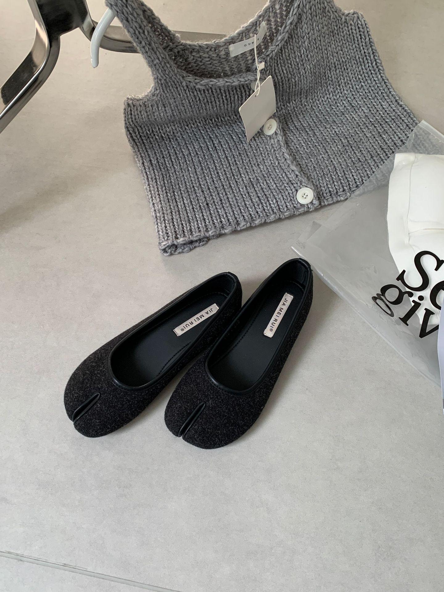 Женские ретро туфли слипоны с раздвоенным носком, мягкая подошва, низкий вырез, идеально подходят к юбкам 35
Женские ретро туфли слипоны с раздвоенным носком, мягкая подошва, низкий вырез, идеально подходят к юбкам 35