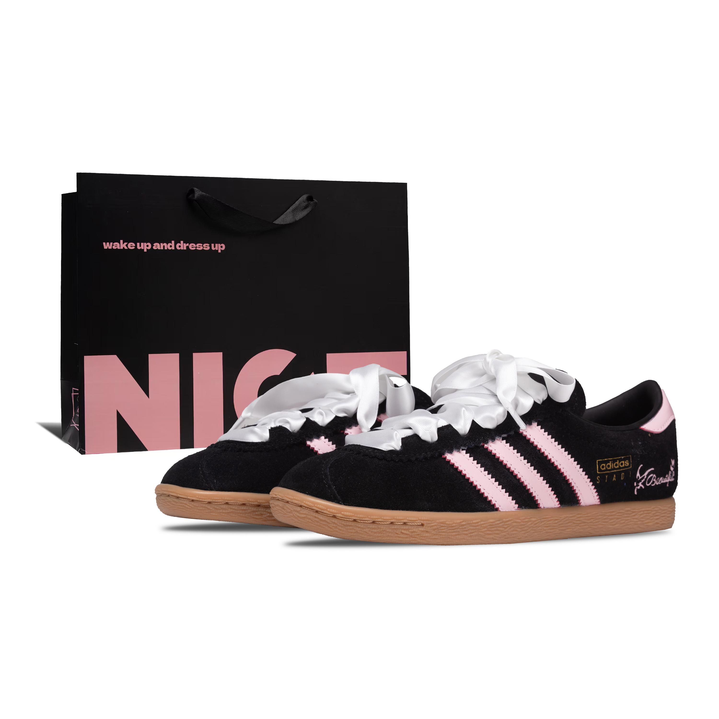 Adidas Originals Stadt Low top German Army Trainers Unisex Black Pink JI1885(Team357-) 36
Adidas Originals Stadt Low top German Army Trainers Unisex Black Pink JI1885(Team357-) 36