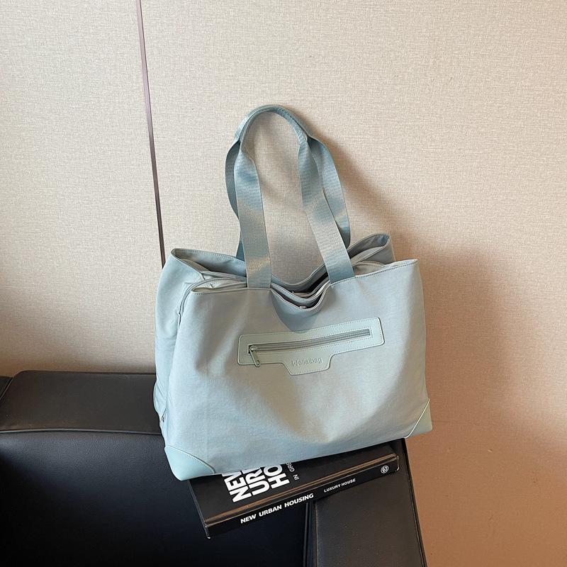 Spring and summer new fashion tote bag large capacity handbag travel bag simple casual shoulder bag синий
Spring and summer new fashion tote bag large capacity handbag travel bag simple casual shoulder bag синий