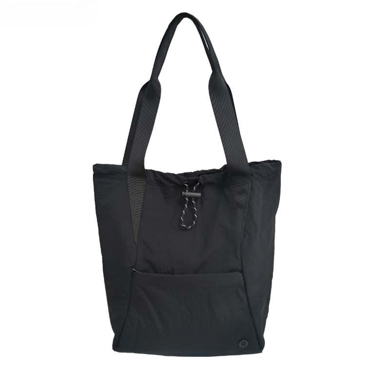 1pcs Multifunctional Women s Tote Bag Lightweight Large Capacity Shoulder Bag Casual Handbag Versatile Outdoor Backpack 32x40x11cm чёрный
1pcs Multifunctional Women s Tote Bag Lightweight Large Capacity Shoulder Bag Casual Handbag Versatile Outdoor Backpack 32x40x11cm чёрный